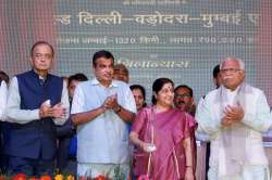 Finance Minister Arun Jaitley, Transport Minister Nitin Gadkari, External Affairs Minister Sushma Swaraj and Haryana Chief Minister Manohar Lal Khattar at the foundation-stone laying ceremony of Dwarka Expressway and Delhi-Mumbai Expressway, in Dwarka area of New Delhi