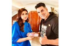 parineeti chopra loses Rs 2000 to Akshay Kumar