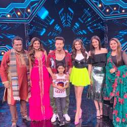 Student of the year 2 star cast at the sets of Super Dancer Chapter 3