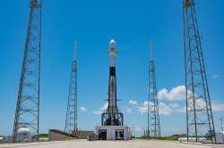 SpaceX postpones launch of 60 Starlink satellites