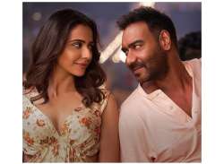 De De Pyaar De LATEST Song Mukhda Vekh Ke OUT Ajay Devgn and Rakul Preet Singh grooving on Punjabi