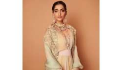 Sonam Kapoor goes 'Old School' yet flawless as she attends cousin's haldi ceremony with Anil Kapoor