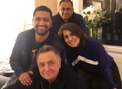 After Bollywood Diva Deepika Padukone, Vicky Kaushal meets Rishi and Neetu Kapoor in the U.S