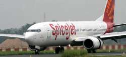 SpiceJet flight emergency landing 