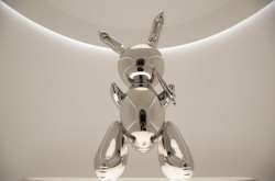 Stainless steel sculpture of 'Rabbit' by Jeff Koons sold for record $ 91 million