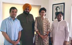 Punjab minister Sidhu meets Rahul Gandhi, apprises him of 'situation'