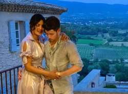 Priyanka Chopra and Nick Jonas fill the Paris air with romance in this latest lovestruck picture