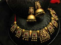 Tips to take care of jewellery during monsoon