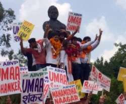 ABVP, NSUI protest DU college notice asking students not to attend political rallies (Representation