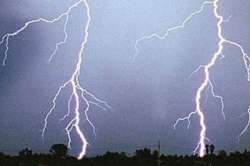 Lightning create havoc in West Bengal, 4 dead and 19 injured 