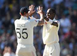 Ashes 2019: Jofra Archer takes six-for as England dominate Day 2 in bid to tie series