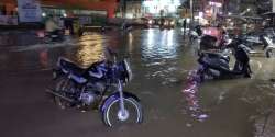 Heavy rains bring Hyderabad to a standstill, more in store