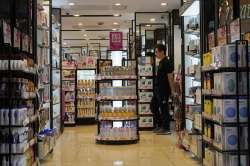 Hong Kong recession protests slam retailers tourism