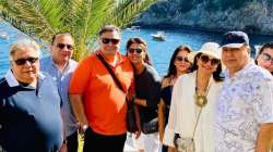 Rishi Kapoor enjoys beach vacation with wife Neetu and close friends