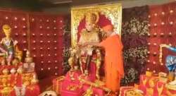 Devotees offer jewellery worth ₹ 100 cr at Maninagar's Swaminarayan Gadi Sansthan