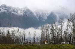 Manali hills wrapped in snow