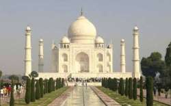 Agra police to make tourist aware of no-flying zone around Taj Mahal