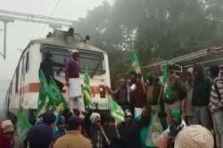 Protesters stop Janshatabdi Express in Bihar's Jehanabad