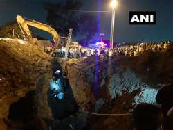 Fire personnel dies after being trapped in Pune drainage hole