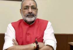 Giriraj Singh slams Rahul Gandhi for using 'Savarkar' surname