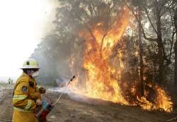 Flights delayed by smoke from Australian bushfires