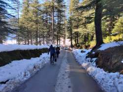 Heading to Srinagar, Shimla, Manali, Mussoorie, Nainital? Brace yourself for snowfall 