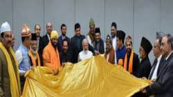 PM Modi hands over 'chadar' for Ajmer Sharif dargah