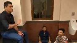 ms dhoni, parthiv patel, piyush chawla, ms dhoni singing, ms dhoni sing, ms dhoni future, ms dhoni r