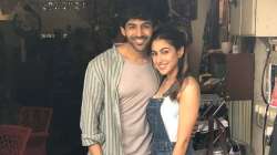 Sara Ali Khan lifts Kartik Aaryan in her arms during Love Aaj Kal promotions