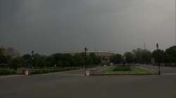 Light rain in Delhi, mercury continues upward trend