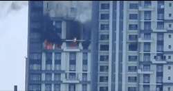 West Bengal: Massive fire at 16th floor of apartment in Kolkata's Bhawanipore, 10 fire engines on spot