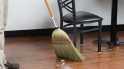 broom, vastu tips