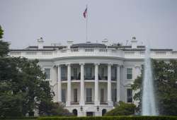 Social distancing guidelines to stay until no new COVID cases, deaths: White House