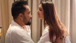 Mika Singh, Chahatt Khanna's romantic song Quarantine Love will make you miss your partner