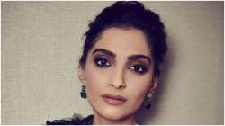 'Do people think it’s Diwali', Sonam Kapoor slams people for bursting crackers, gets trolled 