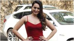 Remembering good old days, Sonakshi Sinha sits in 'parked car' just to see how it feels like 