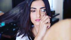 Sonam Kapoor considers curling eyelashes an 'impossible task'