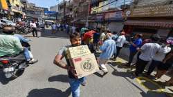 Long queues at liquor shops in Delhi, authorities struggle to maintain social distancing