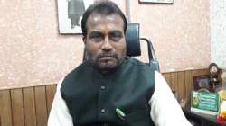 Shyam Rajak has joined the RJD. He was a cabinet minister in Nitish Kumar government. 