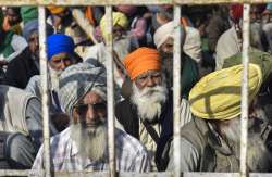 Armed with hope, Faridkot farmer cycles 400 km to reach Tikri border with poem of 'Pash'