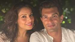 Karan Singh Grover gets a mushy birthday wish from wife Bipasha Basu: I love you