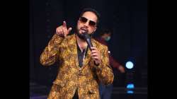 Did Mika Singh propose to Bhoomi Trivedi on TV?