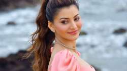 Urvashi Rautela distributes ration among daily wage labourers in Kotdwar