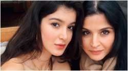 Shanaya Kapoor, Maheep Kapoor