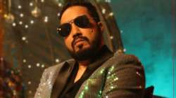 Mika Singh gets help from Mumbaikars at 3am after car breaks down