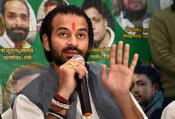 Who's Tej Pratap? Jagdanand Singh asks, Lalu's elder son says 'ask RJD chief' 