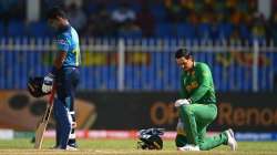 Quinton De Kock of South Africa takes the knee ahead of the ICC Men's T20 World Cup match between South Africa and Sri Lanka at Sharjah Cricket Stadium on October 30, 2021 in Sharjah, United Arab Emirates. 