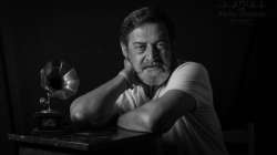 Mahesh Manjrekar announces that he is cancer free