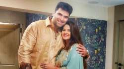 Nikitin Dheer, Kratika Sengar