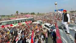 Akhilesh Yadav's Vijay Yatra on Purvanchal Expressway witnesses massive crowd